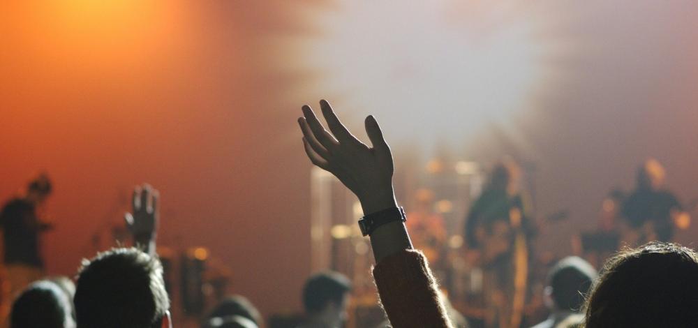 Decreto que aumenta de 1,5 mil para 3 mil pessoas o limite de público em eventos passa a valer dia 2 de março