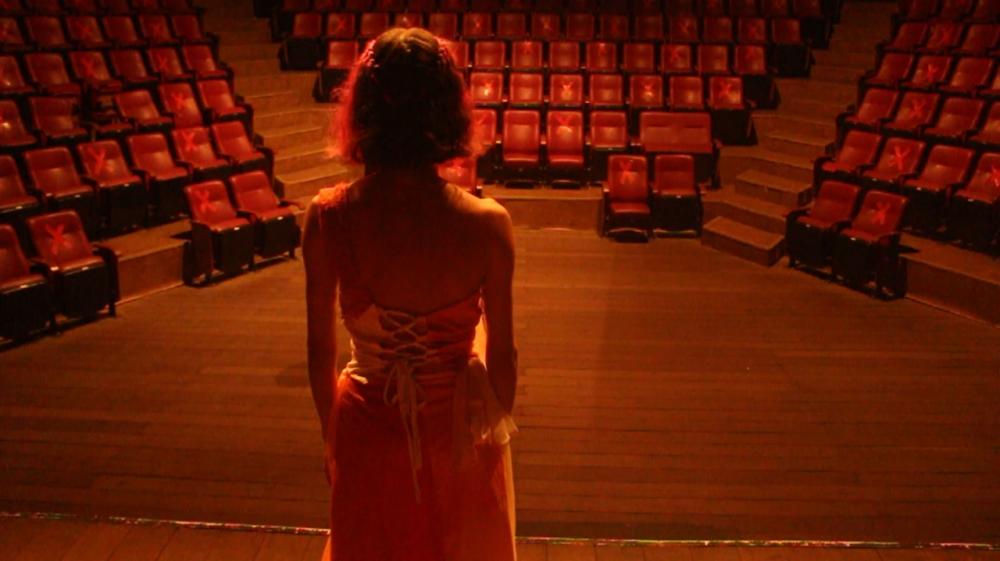 Documentário que reúne memórias da plateia sobre o teatro feirense, será lançado neste domingo