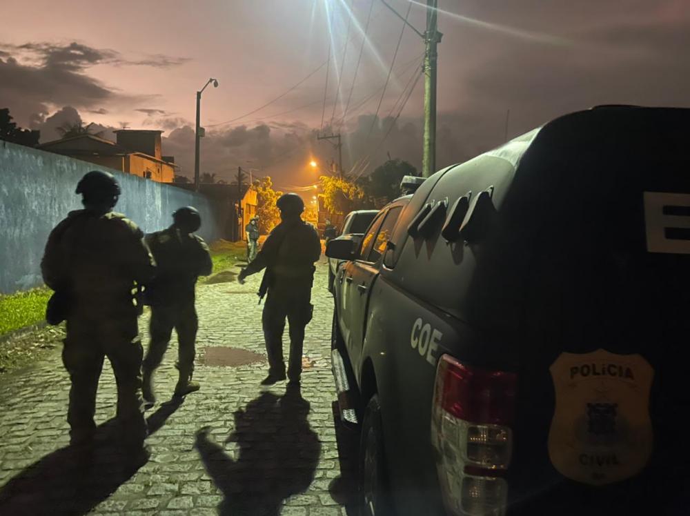 Oito são presos durante operação contra grupo criminoso