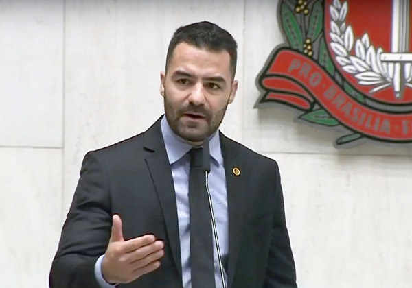 Após áudios, Podemos espera que deputado peça para sair do partido