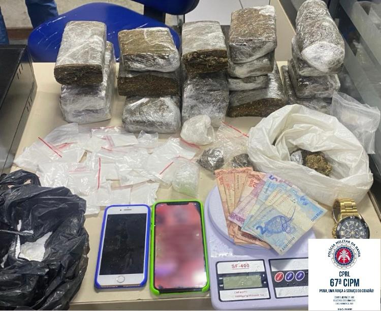 Caminhoneiro é flagrado com 17kg de drogas