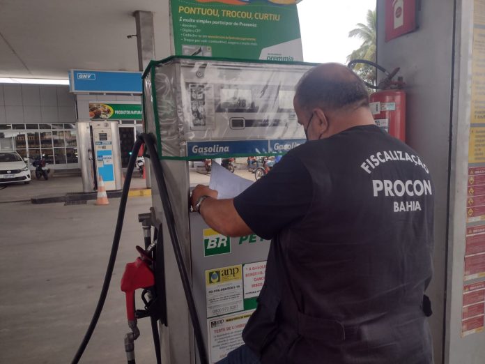 Operação Posto Legal fiscaliza 21 postos em Feira, Salvador e RMS