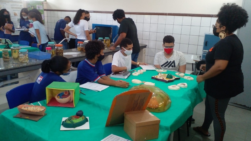 Estudantes de Feira de Santana vivenciam novas experiências de aprendizado durante exposição biológica
