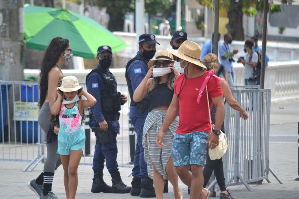 Desobrigação do uso de máscaras em cidades baianas divide opiniões