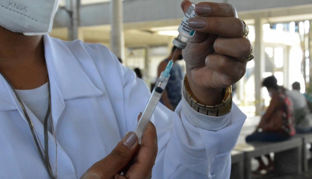 Aplicação das quatro doses contra a Covid nesta segunda-feira