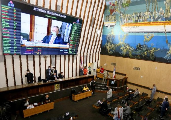 Alba deve votar projeto relativo à Embasa na sessão desta terça