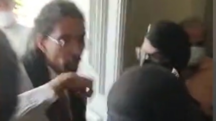 Guarda Municipal de Feira de Santana agride e prende assessor parlamentar na Prefeitura, diz vereador