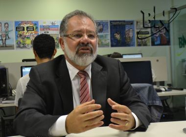 Ainda em busca da vice, Nilo aponta ACM Neto como nome para 