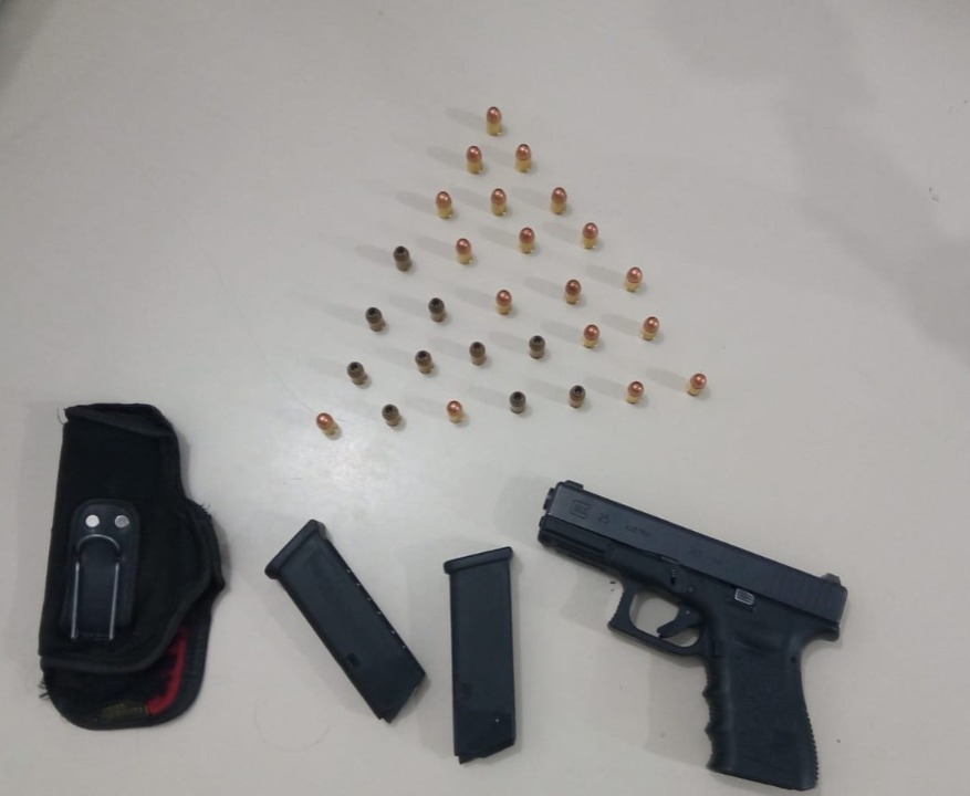 Homem é preso com pistola de fabricação austríaca