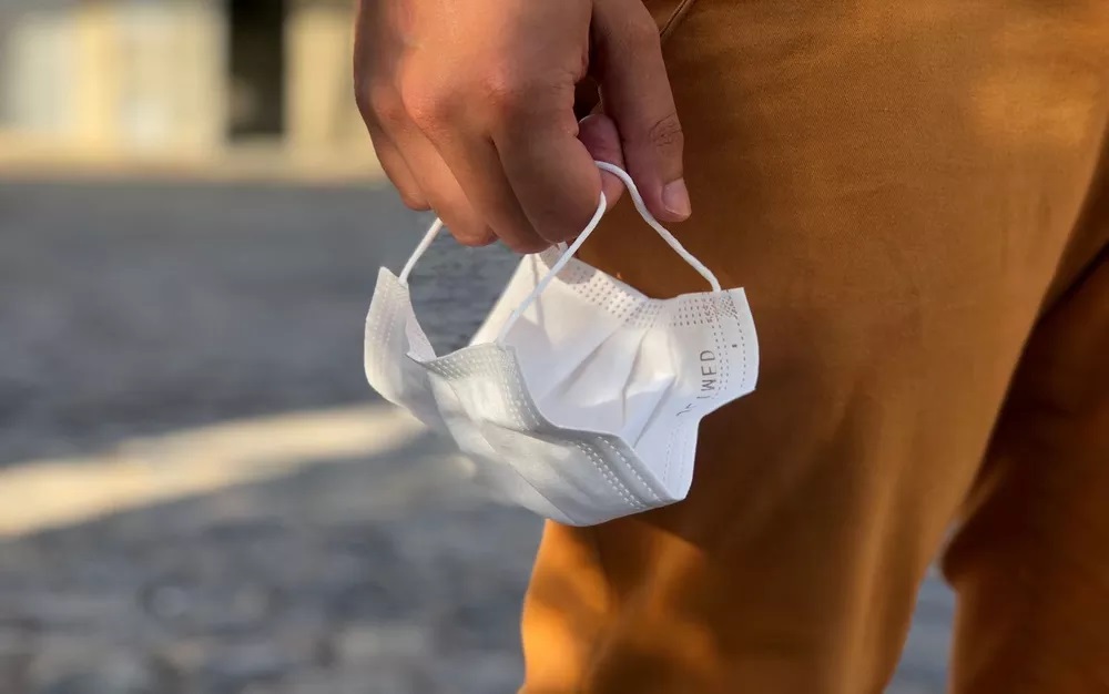 Governador da Bahia anuncia liberação do uso de máscara em locais fechados