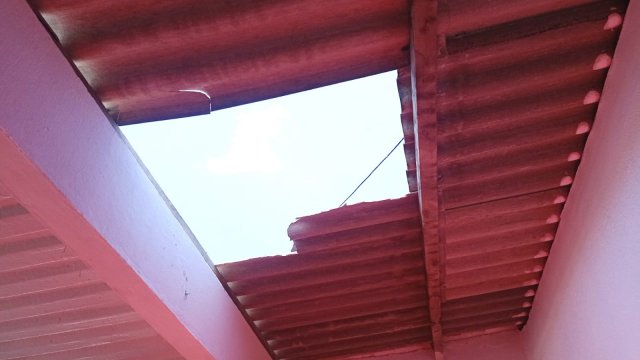  Telhado de escola no Parque Lagoa Subaé cai em cima de crianças 