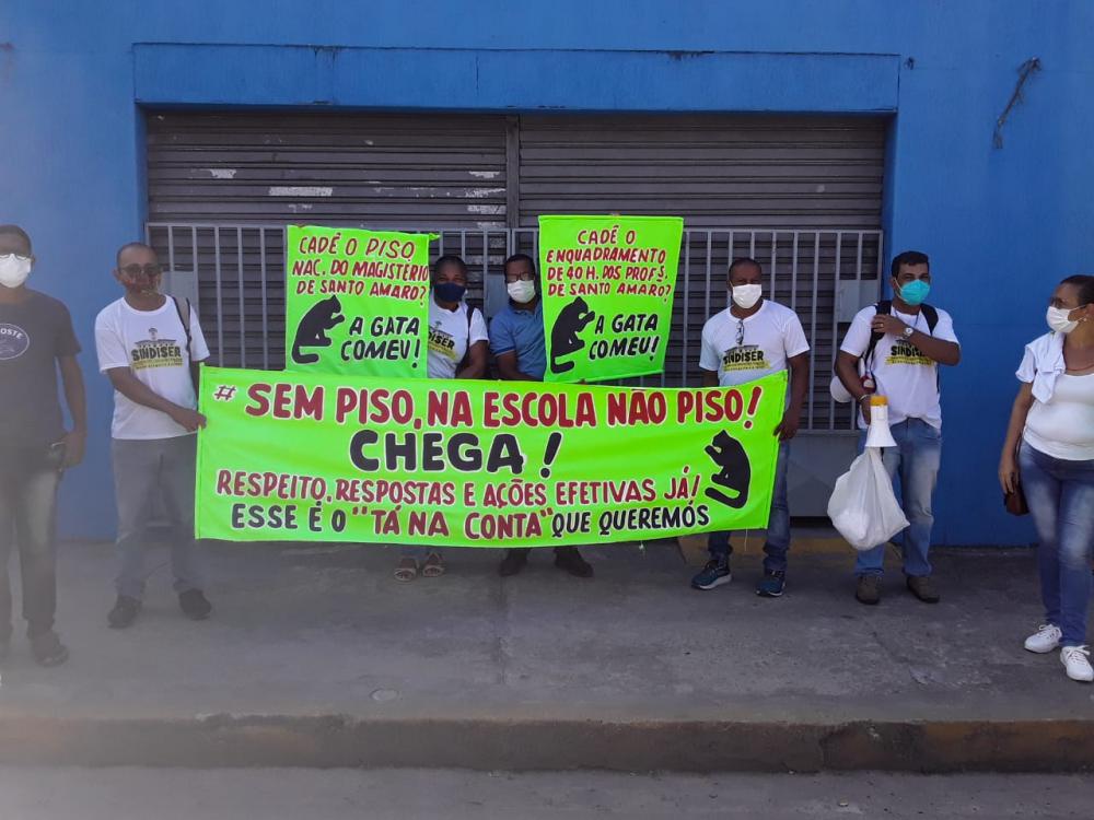 Professores de Santo Amaro estão em greve desde a semana passada