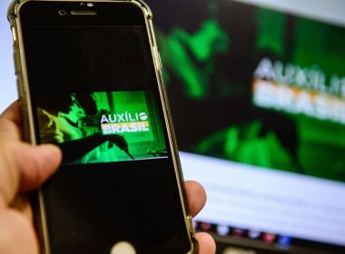 Bahia tem mais beneficiários do Auxílio Brasil do que empregados com carteira assinada