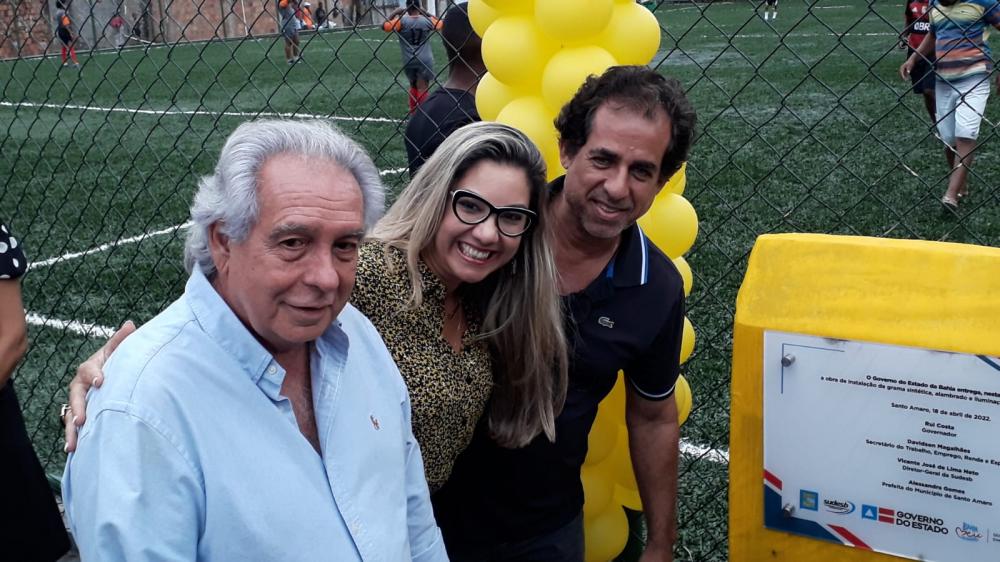 Prefeita entrega obras em comunidade carente no bairro de Pilar