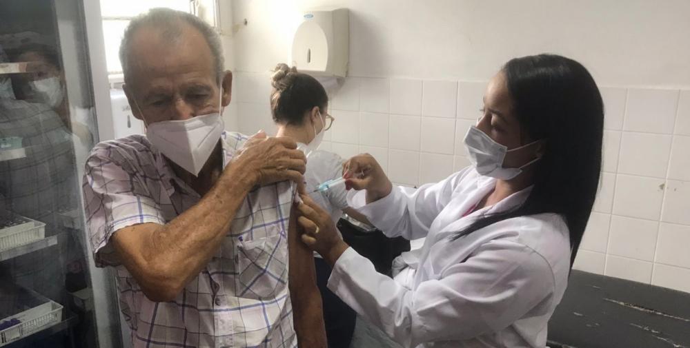 Vacinação contra a gripe deixa de seguir ordem alfabética