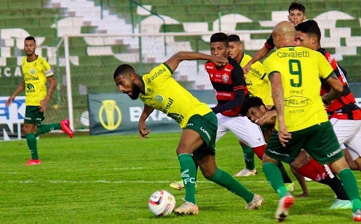 Vitória perde para o Ypiranga-RS na Série C