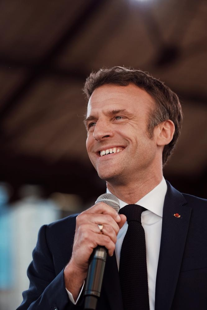 Emmanuel Macron é reeleito presidente da França
