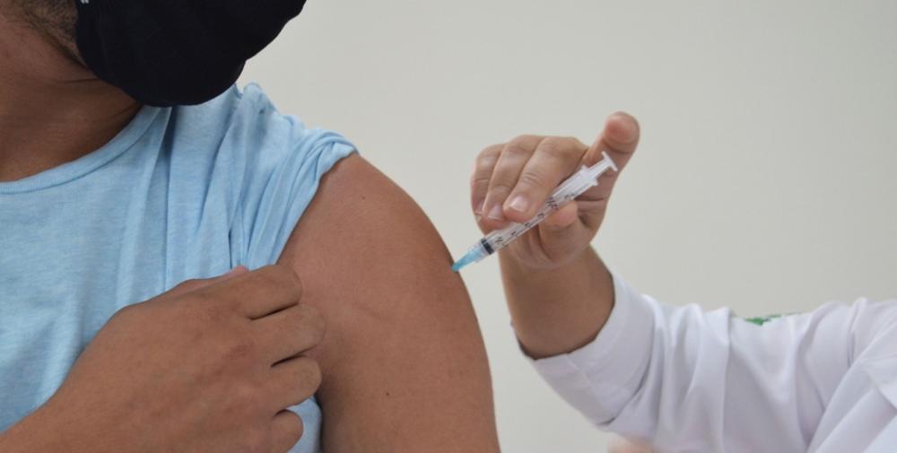 Aplicação das quatro doses contra Covid nesta segunda-feira