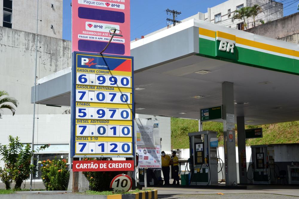 Combustíveis continuam assombrando motoristas que vão aos postos