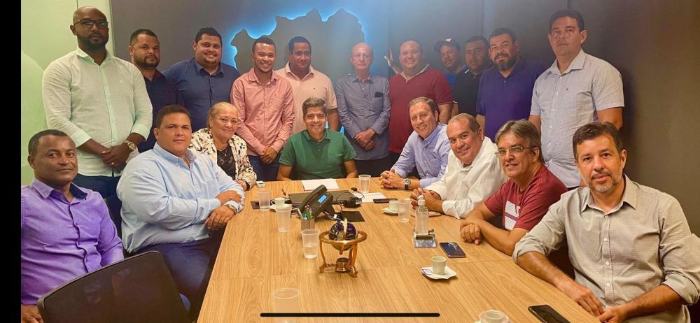 Prefeitos do MDB declaram apoio à pré-candidato ACM Neto 