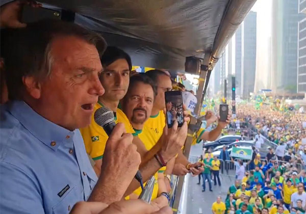 Pesquisa aponta que 68% dos eleitores de Bolsonaro defende que ele aceite derrota nas urnas
