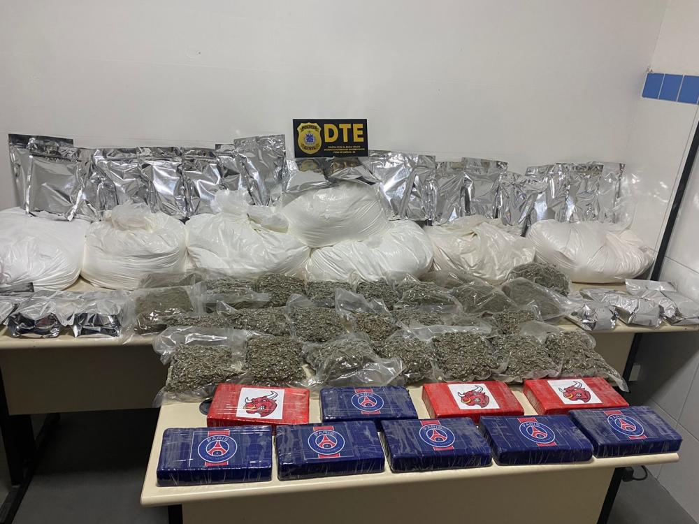 DTE de Feira prende cinco e apreende quase R$ 1 milhão em drogas