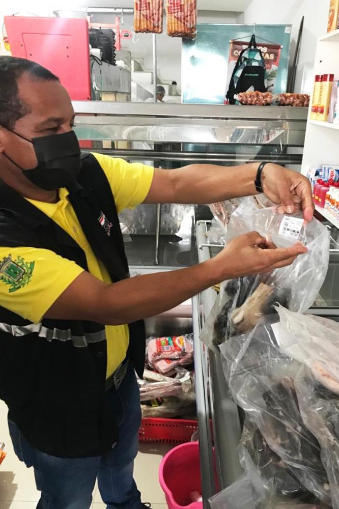 Frigorífico é interditado na Artêmia Pires por comercializar carne vencida