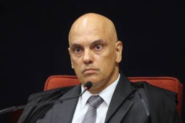 Bolsonaro ajuíza notícia-crime contra Alexandre de Moraes por abuso de autoridade