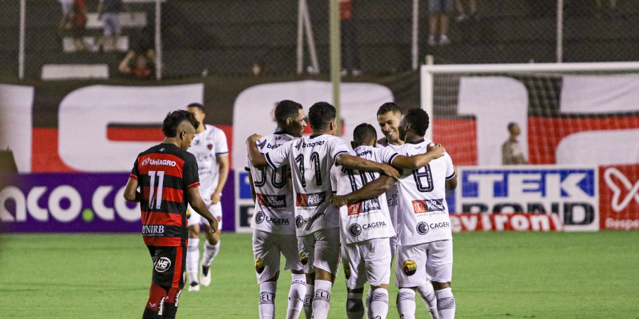 Vitória perde para o Botafogo-PB no Barradão 