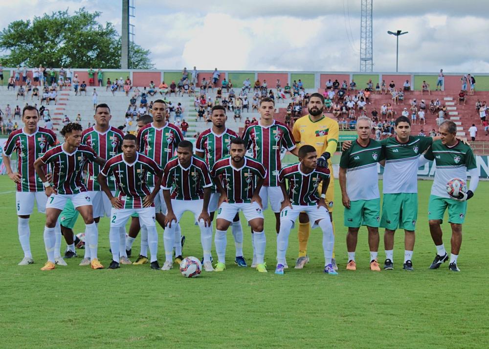 Fluminense de Feira estreia com empate na Série B
