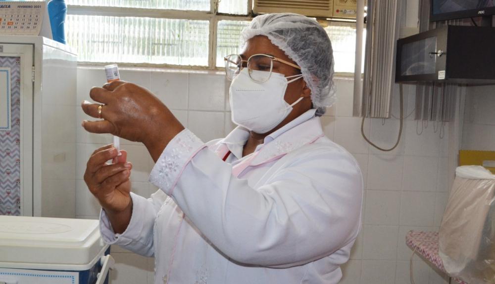 Secretaria de Saúde convoca população para tomar a terceira dose contra a Covid