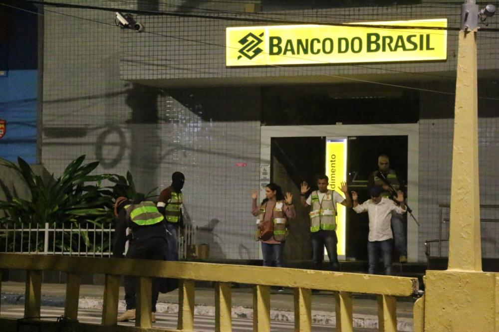 Polícia faz treinamento contra ataques a bancos na Bahia