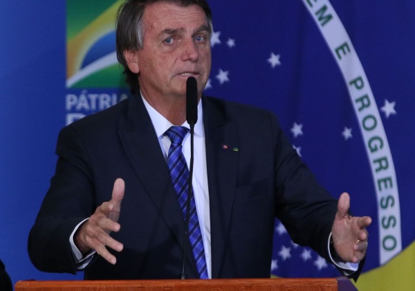 Bolsonaro propõe compensar estados para reduzir ICMS