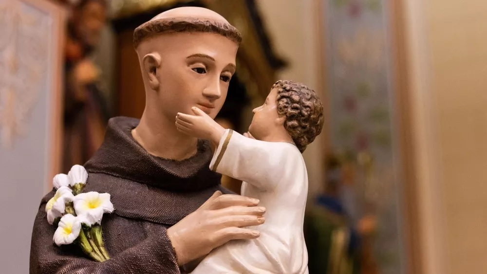 A fé em Antônio: com trezenas, ofertório e missas, baianos celebram o santo casamenteiro