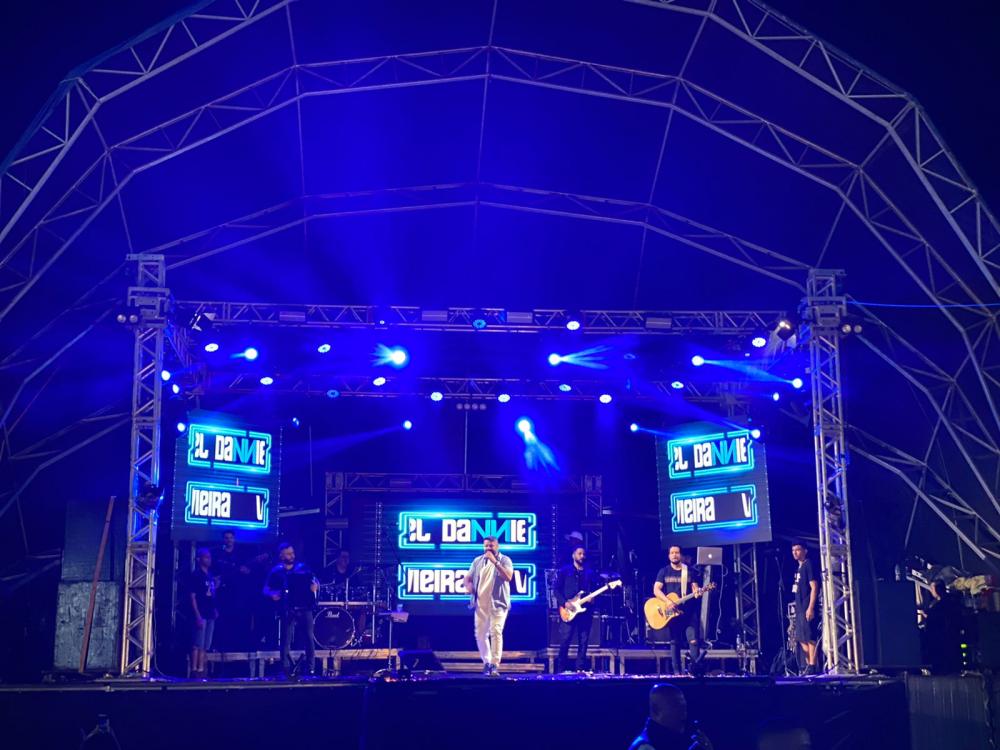 Santanópolis se rendeu à musicalidade de Danniel Vieira no último sábado (18)