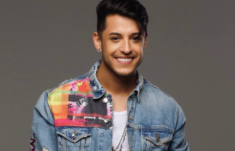 Kevi Jonny lança álbum em live exclusiva