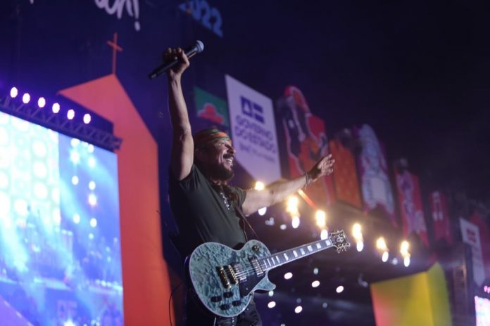 Bell Marques balança o São João do Parque de Exposições