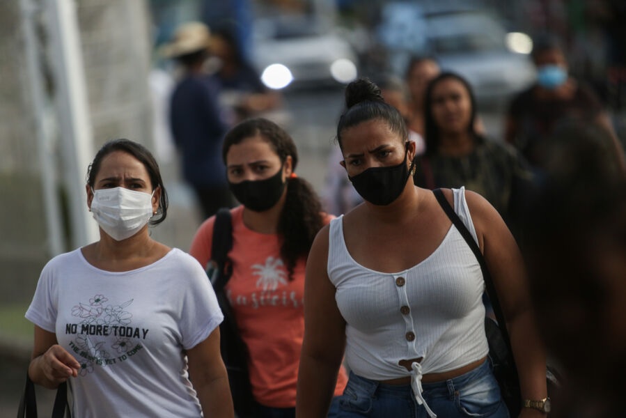 Uso de máscara é orientação em locais fechados ou em aglomeração