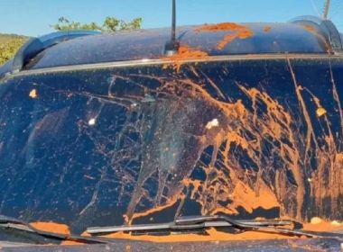 Carro de juiz que mandou prender ex-ministro Milton Ribeiro é atacado com fezes e ovos