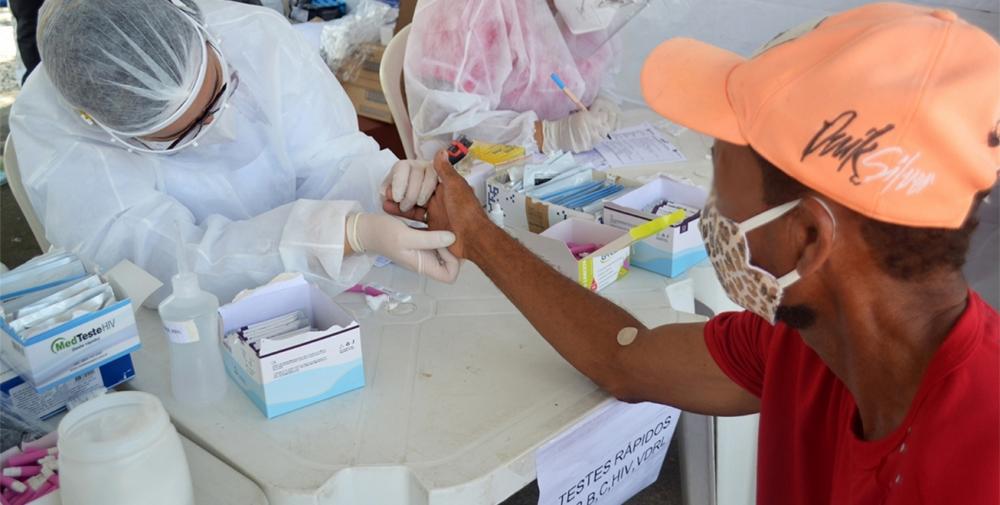 Campanha Julho Amarelo intensifica vacinação e testes rápidos