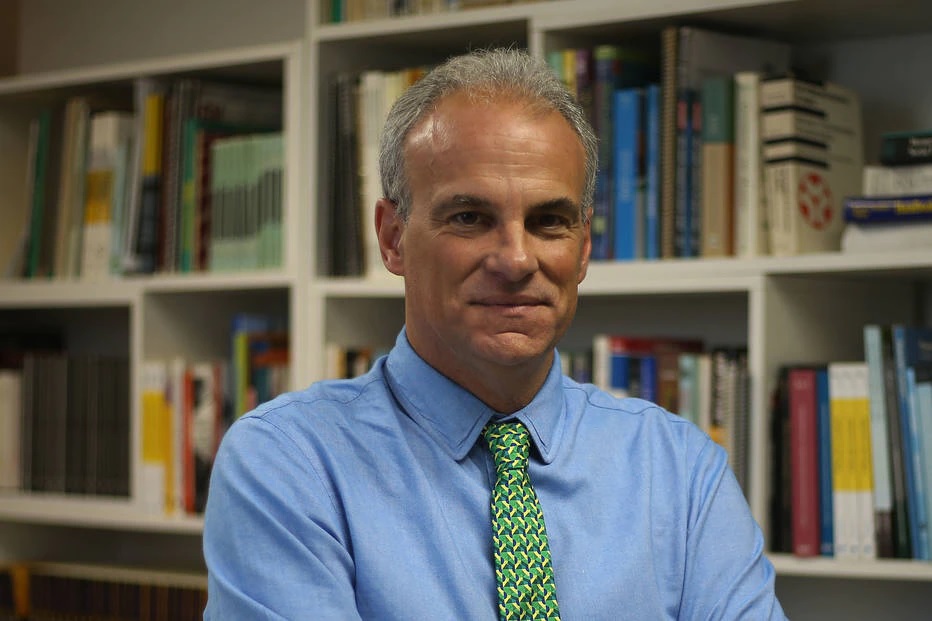 Cientista político vê favoritismo de Jerônimo