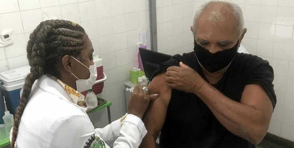 Feira já vacinou quase 200 mil pessoas contra a gripe