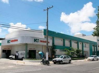 Paciente aguarda horas para ser internada no Hospital da Unimed em Feira de Santana 