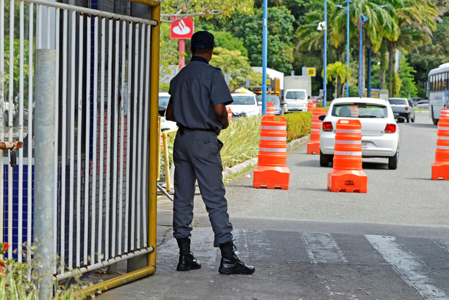 Instituições federais em alerta diante de corte nas verbas pelo MEC