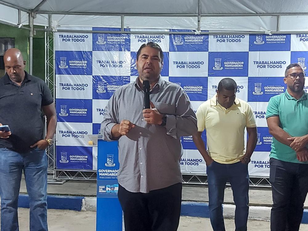 Prefeito de Governador Mangabeira entrega mais obras para a cidade