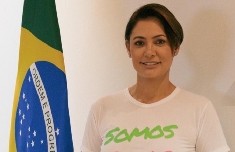 Michelle Bolsonaro ataca Lula com vídeo que associa umbanda às trevas