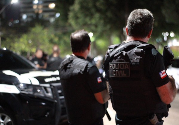 Operação cumpre mandados contra PMs investigados por homicídios