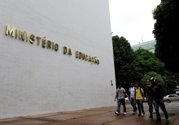 Documento aponta que o MEC dava status de autoridade