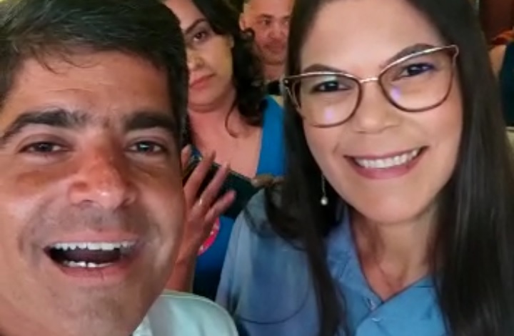 Primeira-dama de Governador Mangabeira participa de encontro com lideranças femininas em Salvador