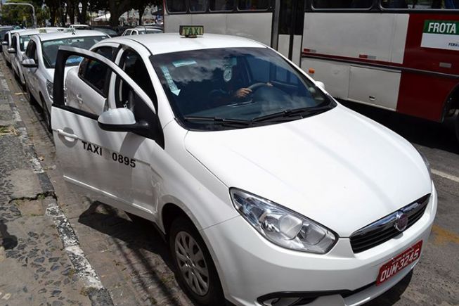 Mais de 19 mil taxistas da Bahia já receberam as primeiras parcelas do Benefício Taxista